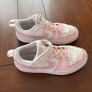 Girls white and pink Nike. Size 1 youth